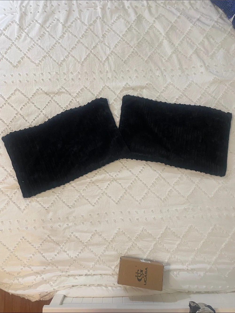 Black Plush Ribbed Accent Pillow cover Pair nwt